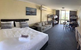 Lake Jindabyne Hotel